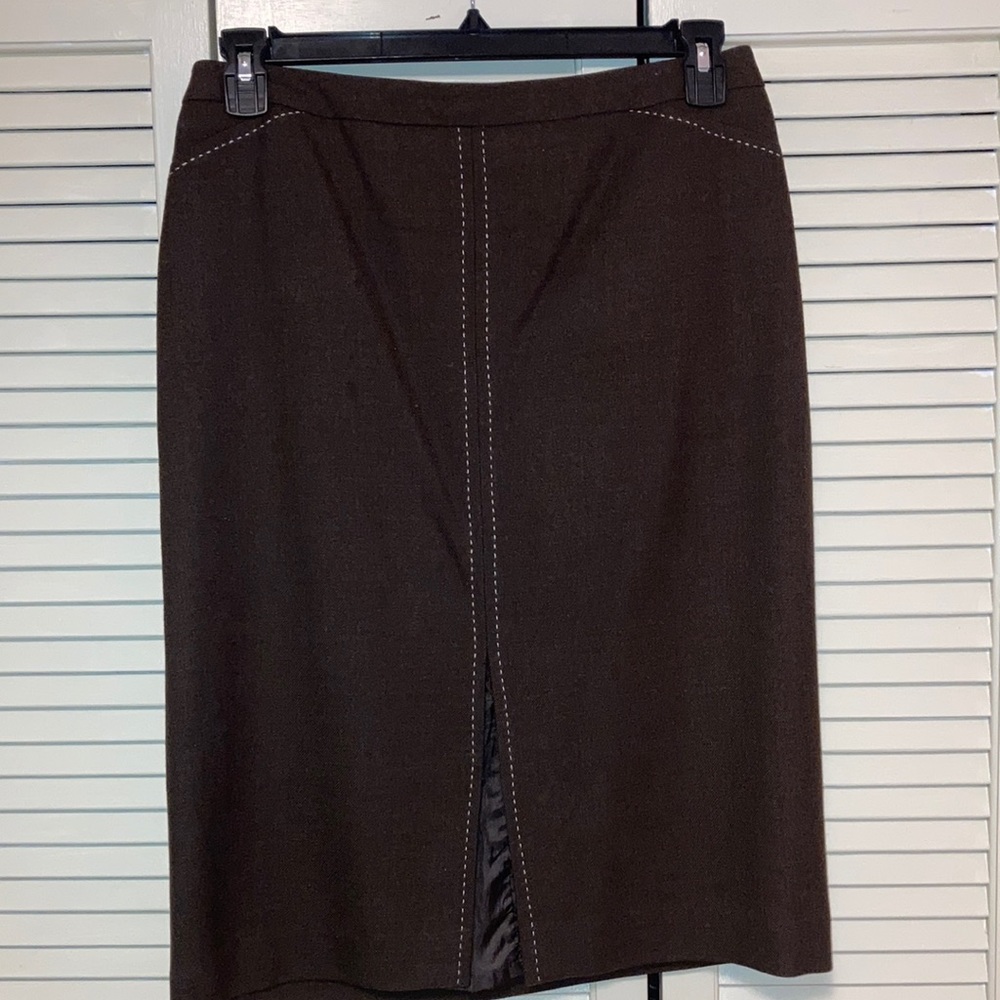 David N. Wool skirt, fully lined. Size 10.